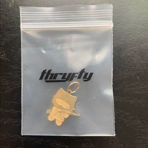 Thryfty Kitty Shooter Necklace w/ 2 chains